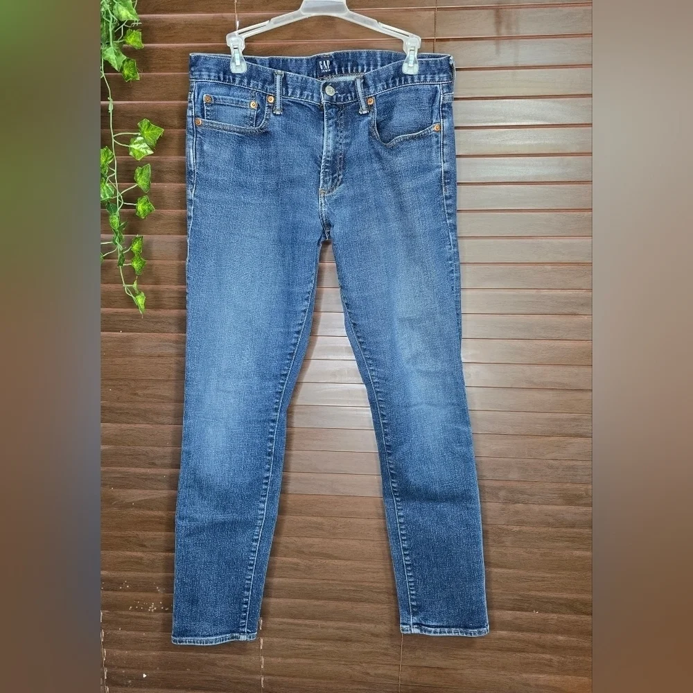 Gap Skinny